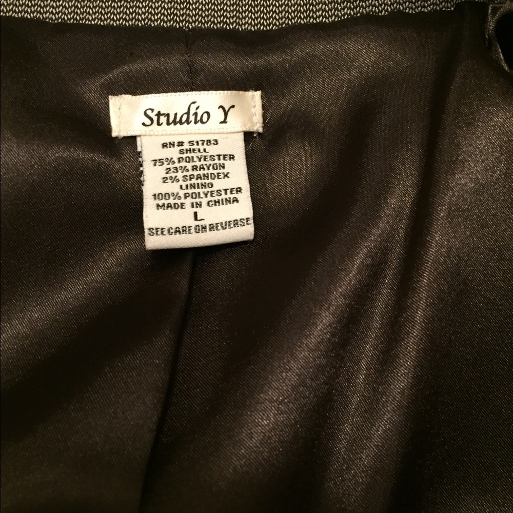 Blazer - Picture 6 of 6